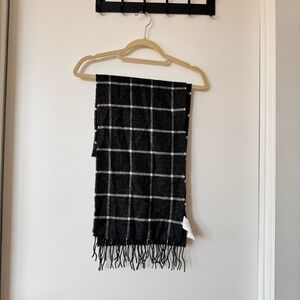 Muji Black/Grey grid pattern scarf